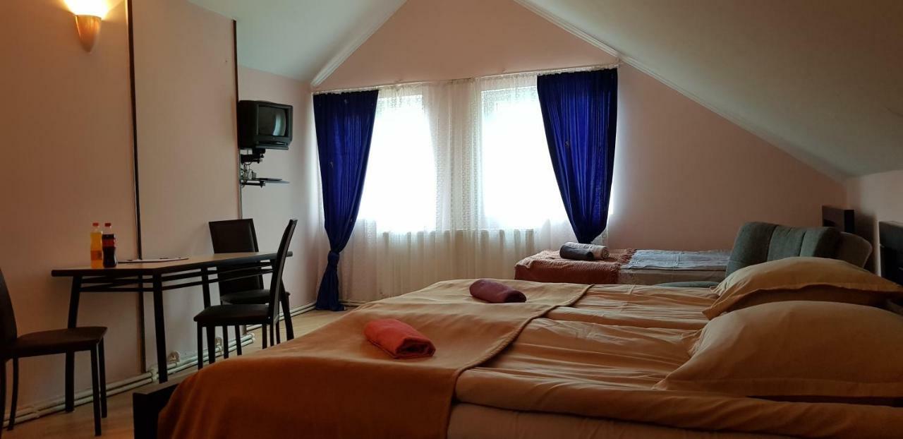 Guest House Likani 2017 Borjomi ภายนอก รูปภาพ